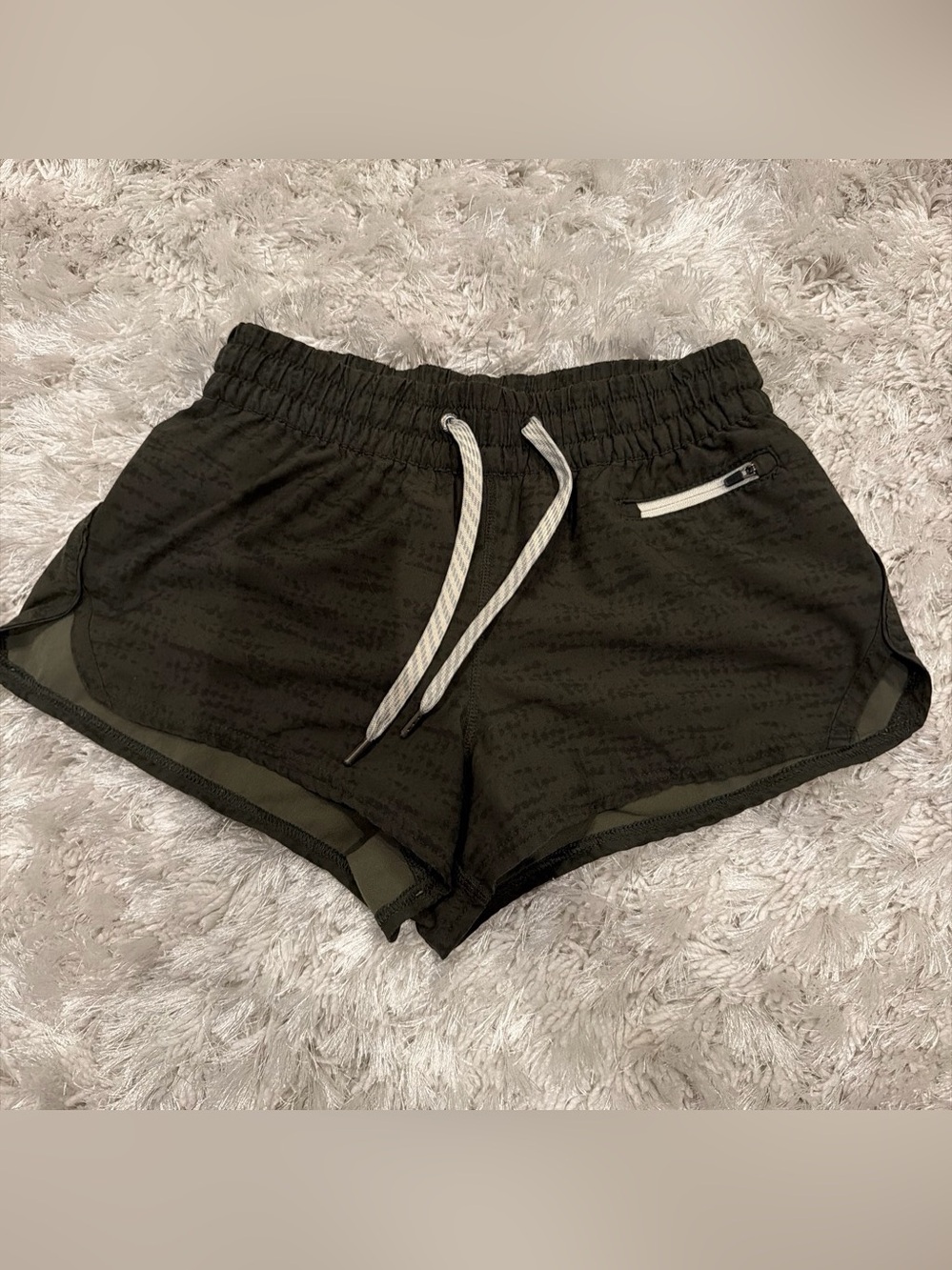 Vuoro Olive Green and black Active Drawstring Shorts